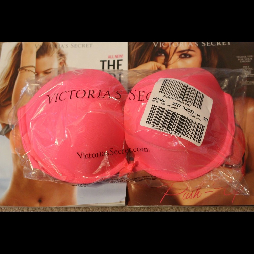 NWT Victoria’s Secret Sexy Tee Push-up Bra in Pink